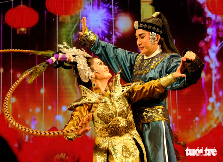 Vợ chồng nghệ sĩ Kim Tử Long - Trinh Trinh vào vai Địch Thanh và công chúa Phi Long - Ảnh: LINH ĐOAN