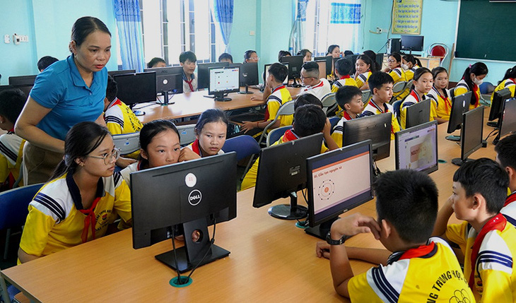 Môn tin học ngày càng được học sinh các trường tại Quảng Bình quan tâm - Ảnh: NH.V.
