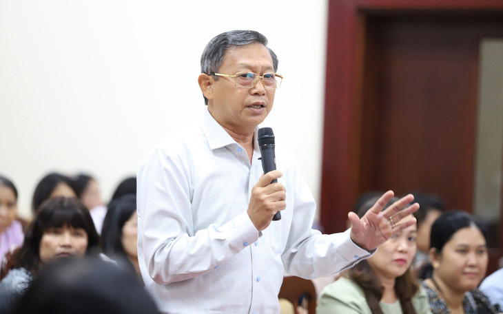 Ông Trịnh Vĩnh Thanh, trưởng Phòng GD-ĐT quận Gò Vấp, đề xuất rút ngắn thời gian tuyển sinh đầu cấp trực tuyến- Ảnh: PHƯƠNG QUYÊN