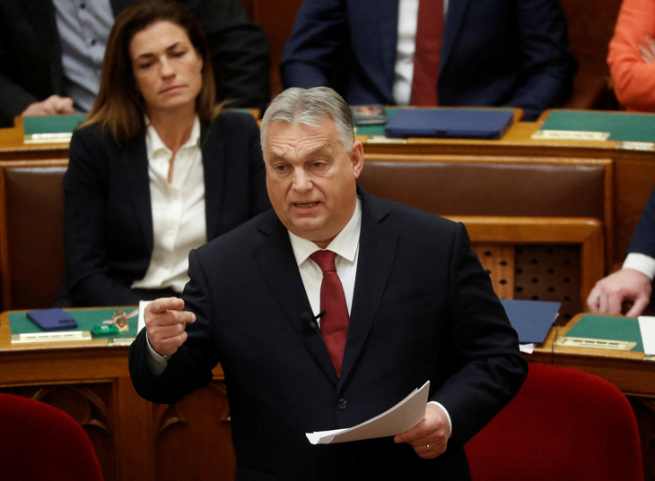 Thủ tướng Hungary Viktor Orban phát biểu trước quốc hội nước này ngày 13-12 - Ảnh: REUTERS