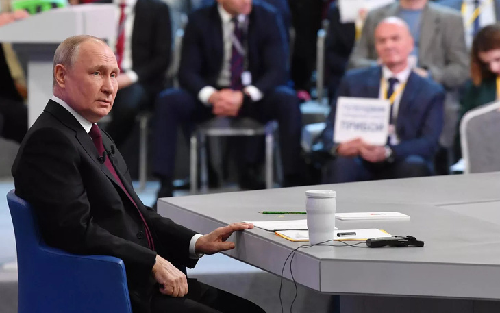 Họp báo cuối năm của ông Putin: Hơn 2 triệu câu hỏi và 4 vấn đề nóng của nước Nga