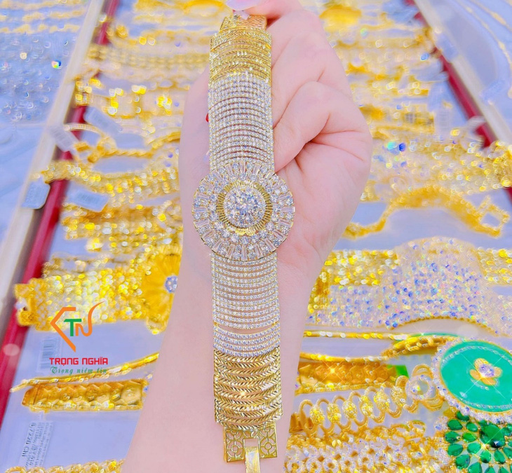 Tiệm vàng Trọng Nghĩa mang đến nhiều món trang sức vàng độc đáo, đẹp mắt- Ảnh 3.