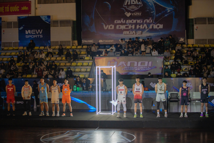 Đại diện 10 đội bóng nam tham dự Giải bóng rổ vô địch Hà Nội - Hanoi Basketball Championship Season 2 2023 - Ảnh: VNPAY