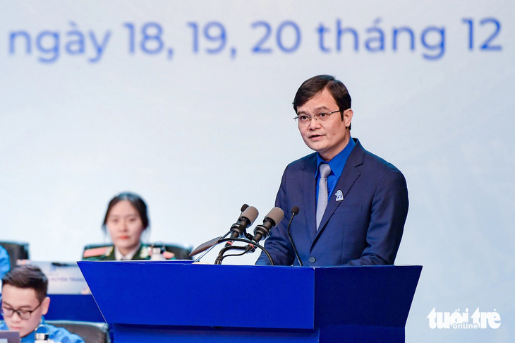 Anh Bùi Quang Huy - bí thư thứ nhất Trung ương Đoàn - phát biểu tại phiên thứ nhất của Đại hội - Ảnh: NAM TRẦN