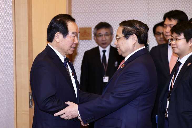 Thủ tướng Phạm Minh Chính gặp Chủ tịch Hạ viện Nhật Bản Nucaga Fukushiro - Ảnh: TTXVN