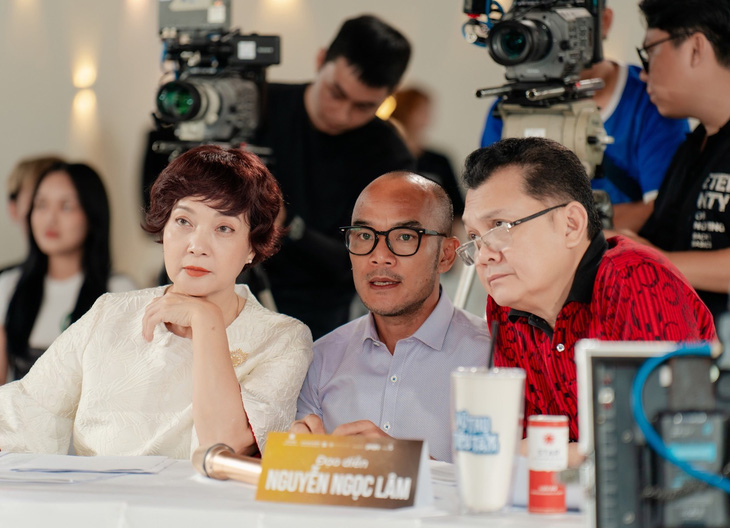 NSND Lê Khanh và NSƯT Hữu Châu từng tham gia chấm casting cho bộ phim Vũ trụ tiểu tam - Ảnh: ĐPCC