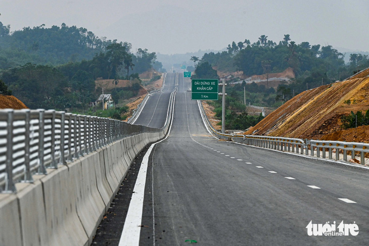 Ngắm cao tốc đi qua núi đồi Phú Thọ, Tuyên Quang- Ảnh 13.
