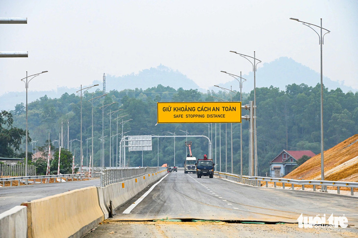 Ngắm cao tốc đi qua núi đồi Phú Thọ, Tuyên Quang- Ảnh 17.