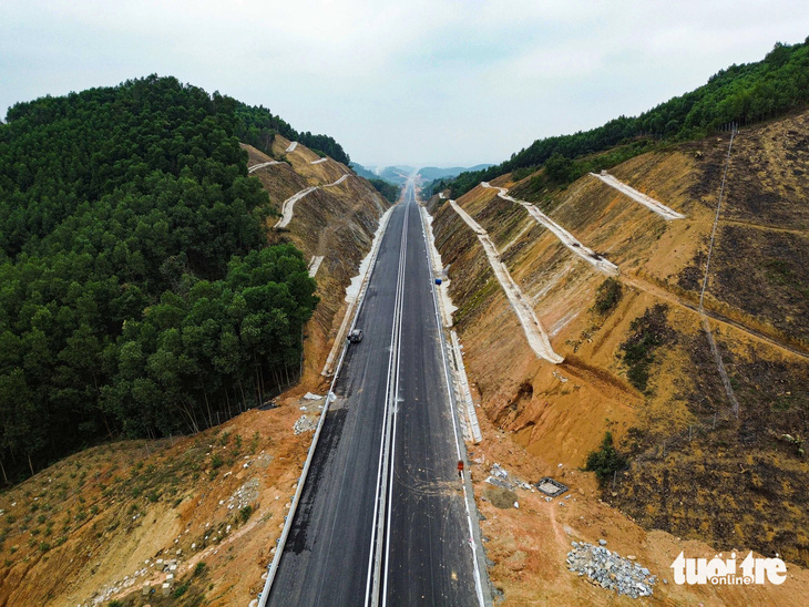 Ngắm cao tốc đi qua núi đồi Phú Thọ, Tuyên Quang- Ảnh 20.