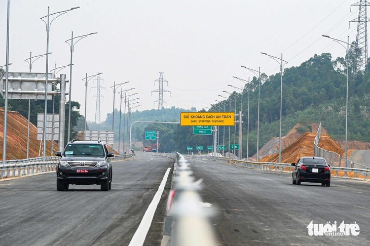 Ngắm cao tốc đi qua núi đồi Phú Thọ, Tuyên Quang- Ảnh 23.