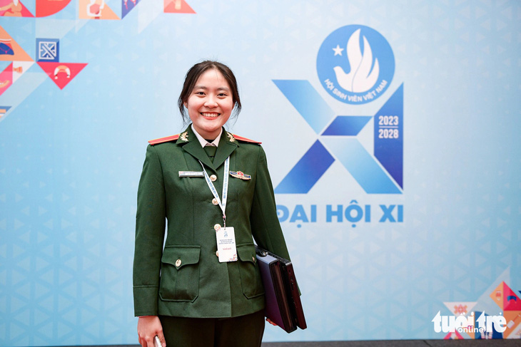 Thượng sĩ Nguyễn Thị Huyền Trang (sinh viên năm 3, Học viện Khoa học Quân sự) dự Đại hội Hội Sinh viên Việt Nam XI - Ảnh: NAM TRẦN