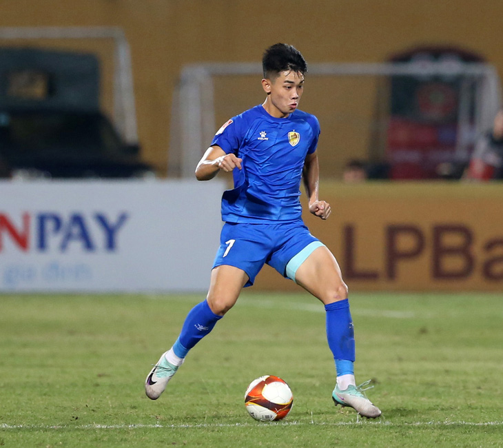 Đình Bắc - cầu thủ trẻ thi đấu nổi bật ở vòng 6 V-League  2023 – 2024 - Ảnh:  HOÀNG TÙNG