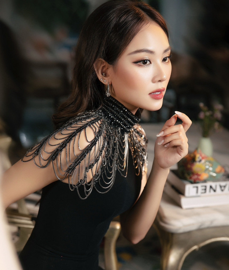 Mai Phương là người mẫu chính của bộ sưu tập, cô cũng sẽ đại diện Việt Nam tham dự Miss World 2024 diễn ra vào đầu năm sau - Ảnh: NVCC