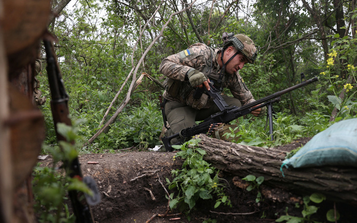 Thiếu viện trợ từ phương Tây, binh sĩ Ukraine giảm nhuệ khí