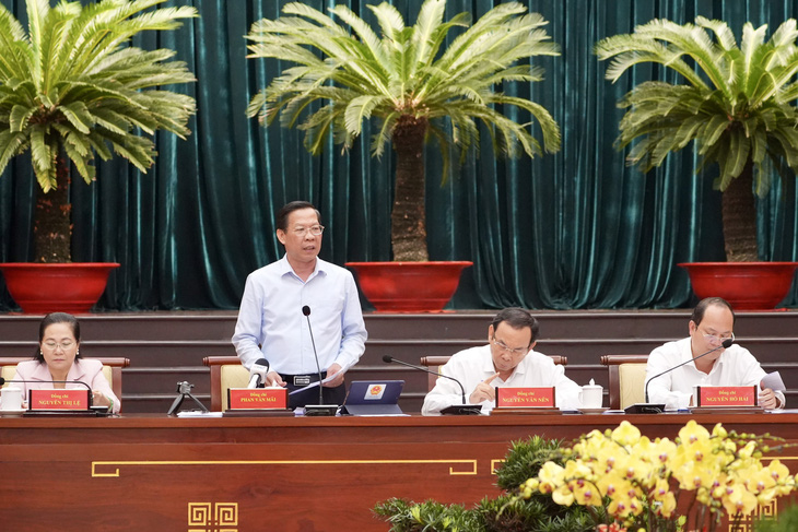 Chủ tịch UBND TP.HCM Phan Văn Mãi phát biểu tại hội nghị - Ảnh: HỮU HẠNH 