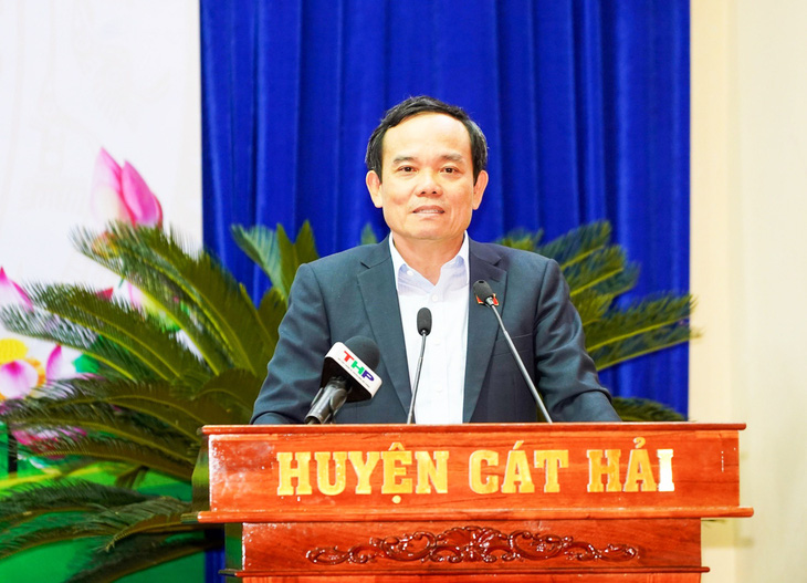 Phó thủ tướng Trần Lưu Quang đánh giá việc triển khai một số dự án lấn biển gặp khó khăn do chưa có quy hoạch không gian biển quốc gia - Ảnh: Đ.THANH