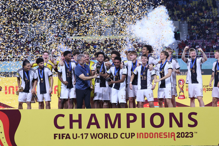 Đội tuyển U17 Đức vô địch FIFA U17 World Cup trong tối 2-12 tại Surakarta (Indonesia) - Ảnh: TRUNG NGHĨA
