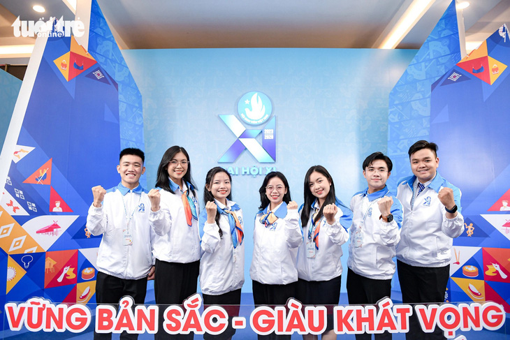 Sinh viên Việt Nam vững bản sắc, giàu khát vọng, kiến tạo tương lai, dựng xây đất nước - Ảnh: NAM TRẦN