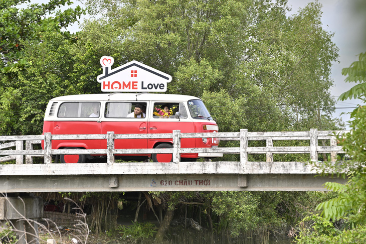 Hành trình Home Love 12-2023 của Home Credit – Chuyến xe “Mang Tết Ấm về Bạc Liêu” - Ảnh: Home Credit
