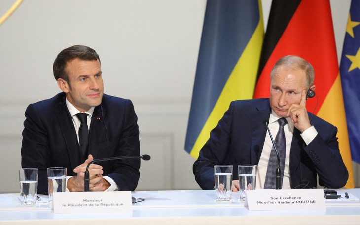 Ông Macron tính mời ông Putin đến Pháp năm sau