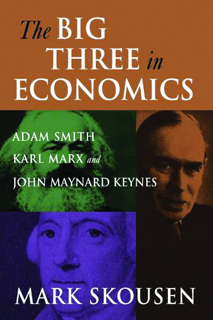 Ba người khổng lồ kinh tế học: Adam Smith, Karl Marx và John Maynard Keynes. Sách in năm 2012 của Mark Skousen. Ảnh: Rakuten