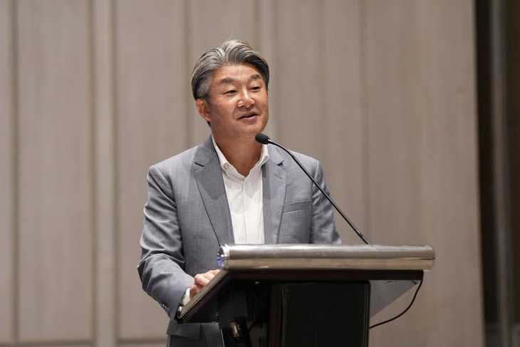 Ông Isao Sekiguchi - chủ tịch Nissan Thái Lan và chủ tịch Nissan ASEAN - chia sẻ về tham vọng về kế hoạch điện hóa của Nissan cùng kế hoạch thương mại hóa pin thể rắn - Ảnh: Nissan