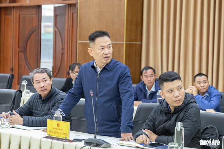 Ông Nguyễn Thành Vinh - phó giám đốc Ban quản lý dự án Hồ Chí Minh - cho hay Quảng Trị đang đứng cuối các dự án cao tốc về bàn giao mặt bằng - Ảnh: HOÀNG TÁO