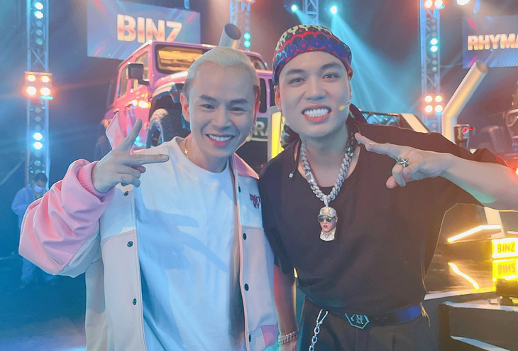 Chương trình Rap Việt mùa 2 đã “se duyên” cho LK (bìa phải) và Binz trong màn kết hợp lần này - Ảnh: NVCC