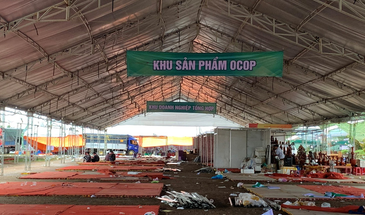 Hội chợ triển lãm sản phẩm OCOP Quảng Ngãi quá tệ từ khâu tổ chức đến an ninh, khiến doanh nghiệp ngán ngẩm - Ảnh: T.M.