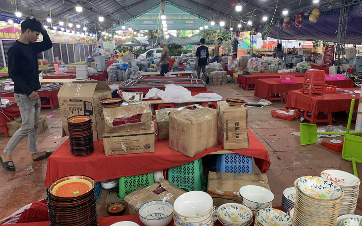Chủ tịch UBND tỉnh yêu cầu báo cáo khẩn vụ doanh nghiệp chê hội chợ OCOP Quảng Ngãi