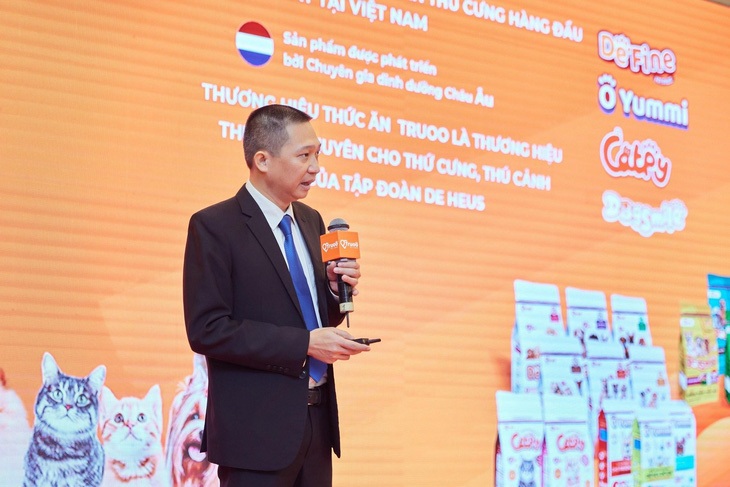 Ông Nguyễn Quang Hiếu, giám đốc mảng thức ăn thú cưng, De Heus Việt Nam, chia sẻ về chăm sóc thú cưng