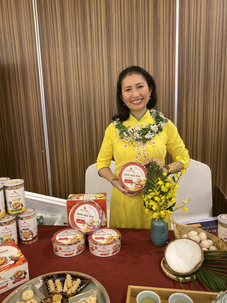 Sản phẩm bánh quy dừa của Huỳnh Thị Thy Thy trưng bày tại cuộc thi - Ảnh: NGỌC BÍCH