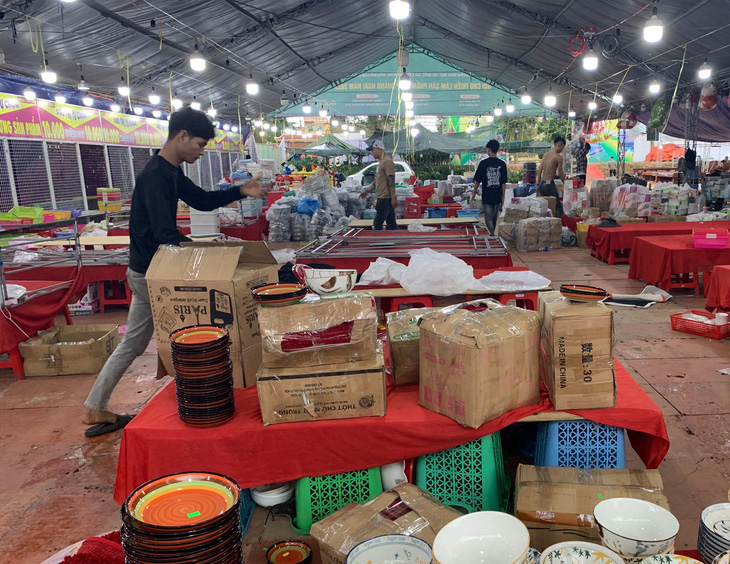 Hội chợ OCOP Quảng Ngãi vừa tổ chức - Ảnh: TRẦN MAI