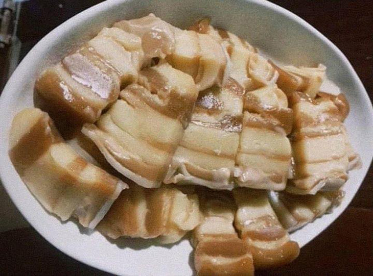 Làm bánh flan mà tưởng thịt kho tàu không đó?!