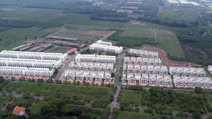 Khu dân cư Tân Thịnh đã xây hoàn thành gần 500 căn dù chưa đầy đủ các thủ tục giấy phép cần thiết - Ảnh: A LỘC