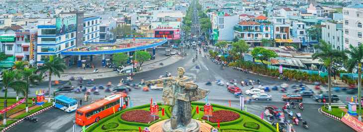 Tượng đài Mẹ Nhu trên đường Điện Biên Phủ, cửa ngõ dẫn vào trung tâm của thành phố Đà Nẵng - Ảnh: UBND quận Thanh Khê