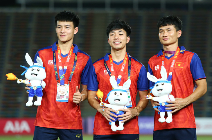 Nhiều cầu thủ U23 Việt Nam sẽ có cơ hội cạnh tranh dự Asian Cup 2023 - Ảnh: QUANG THỊNH
