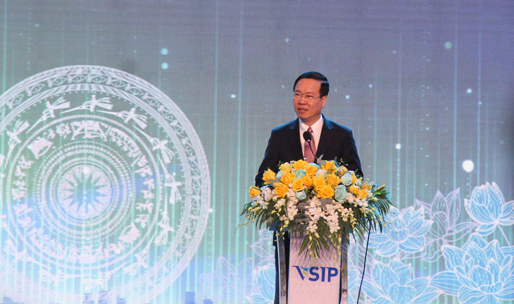 Chủ tịch nước Võ Văn Thưởng phát biểu tại lễ kỷ niệm 10 năm thành lập VSIP Quảng Ngãi - Ảnh: TRẦN MAI