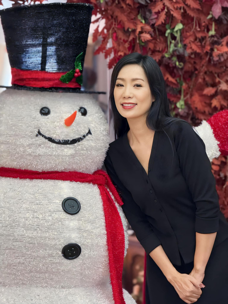 Nghệ sĩ Trịnh Kim Chi chia sẻ khoảnh khắc bắt gặp "bạn người tuyết" và gửi lời chúc Giáng sinh ấm áp 