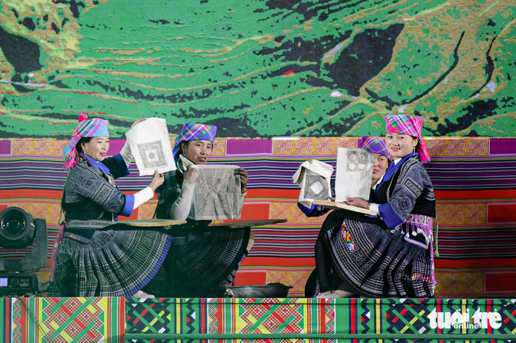 Người Mông tự hào khi nghệ thuật khèn và vẽ sáp ong thành di sản- Ảnh 11.