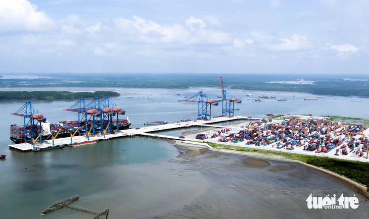 Một góc cảng Cái Mép - Thị Vải - cơ sở quan trọng để Bà Rịa- Vũng Tàu trở thành trung tâm kinh tế biển quốc gia - Ảnh: ĐÔNG HÀ  