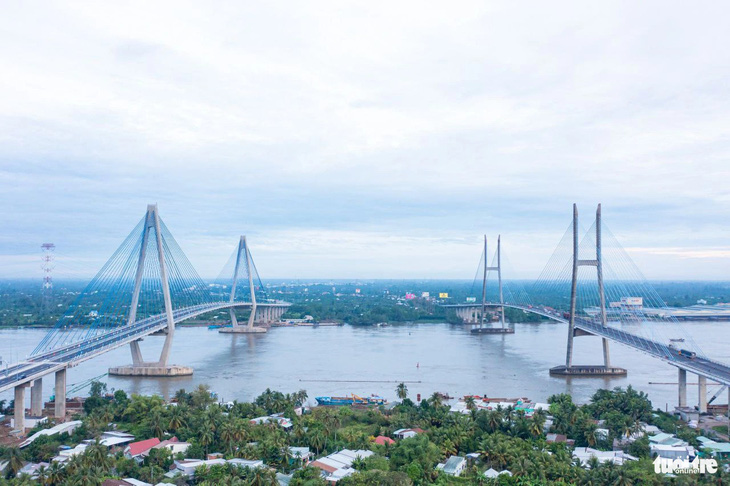 Cầu Mỹ Thuận 2 nằm cách cầu Mỹ Thuận hiện hữu 350m về phía thượng nguồn sông Tiền, nối hai tỉnh Tiền Giang - Vĩnh Long - Ảnh: MẬU TRƯỜNG