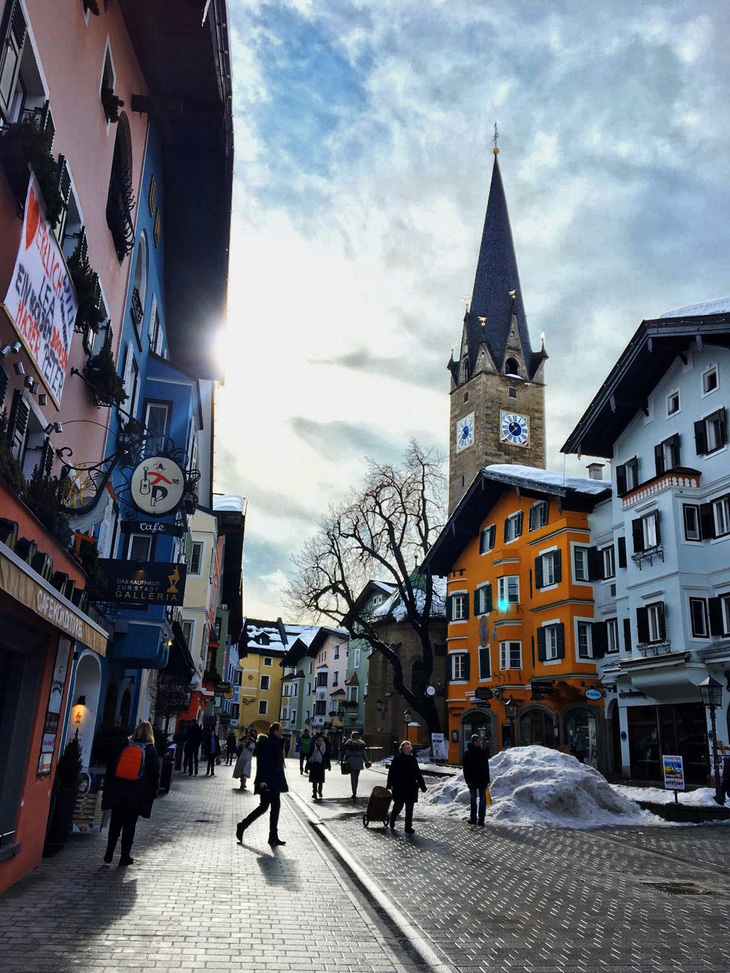 Thị trấn cổ, sang trọng Kitzbühel của Áo - Ảnh: SKI GURU