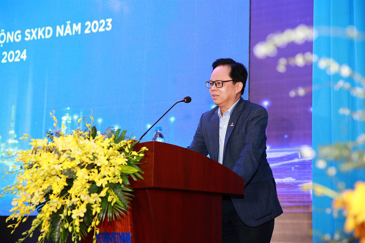 Ông Nguyễn Văn Hội - Bí thư Đảng ủy, Chủ tịch HĐQT BSR - báo cáo tổng kết công tác Đảng tại hội nghị