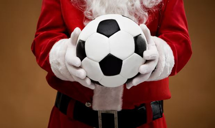 Ai là cầu thủ ghi bàn thắng đầu tiên trong ngày Giáng sinh - Ảnh: The Guardian