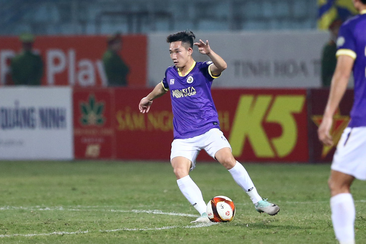 Tiền vệ trẻ Nguyễn Hai Long có lẽ là phương án tương lai của HLV Troussier dành cho đội tuyển Việt Nam - Ảnh: HOÀNG TÙNG