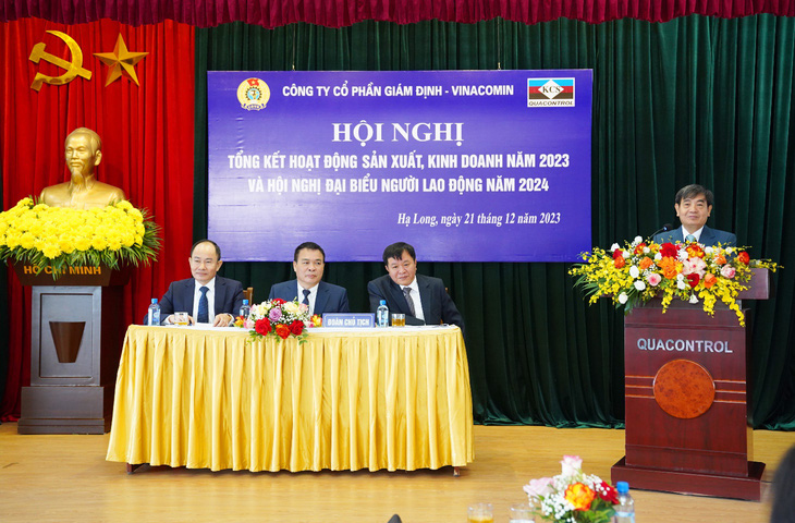 Đ/c Nguyễn Hoàng Trung - Thành viên HĐTV TKV phát biểu chỉ đạo hội nghị