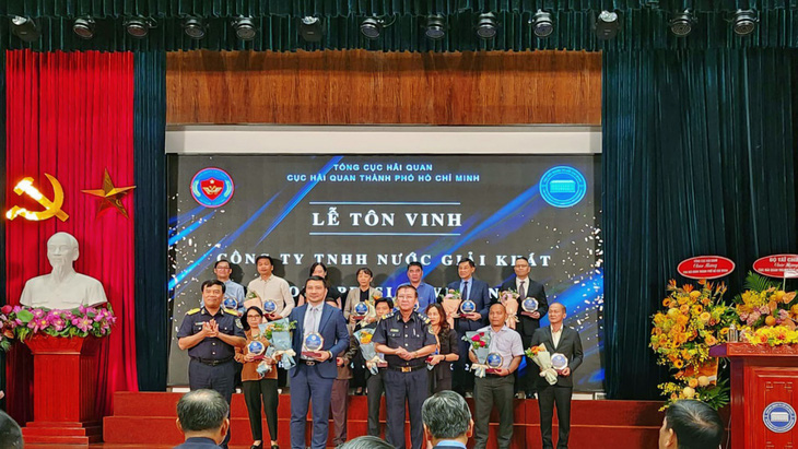 Suntory PepsiCo Việt Nam cũng là doanh nghiệp nước giải khát duy nhất được biểu dương tại lễ tôn vinh