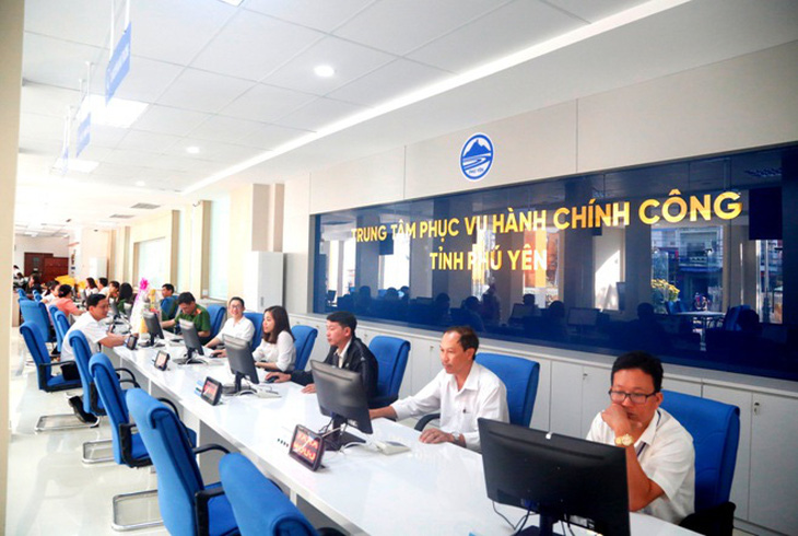 Cán bộ các sở, ngành, đơn vị tại Trung tâm Phục vụ hành chính công tỉnh Phú Yên - Ảnh: Sở Kế hoạch và Đầu tư tỉnh Phú Yên