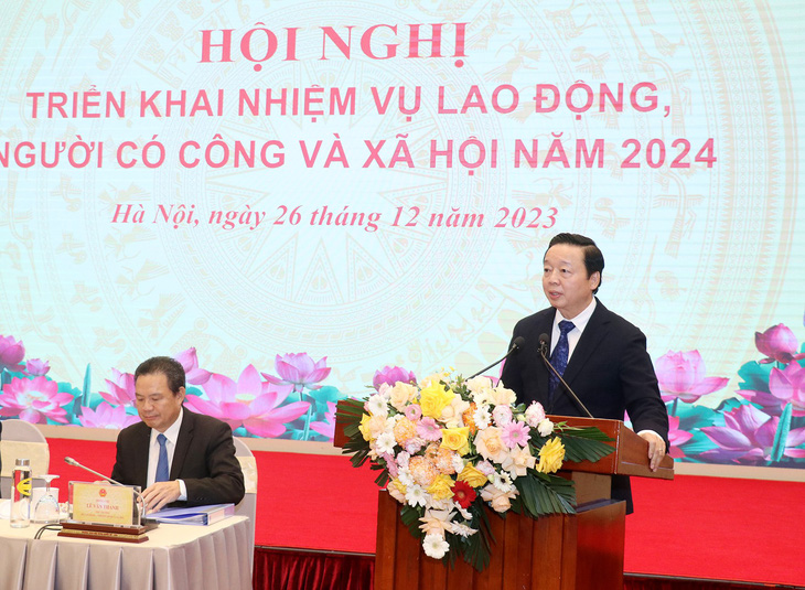 Phó thủ tướng Trần Hồng Hà đề nghị Bộ Lao động - Thương binh và Xã hội phối hợp các bộ ngành quan tâm hơn đến đời sống công nhân và con em họ - Ảnh: CHÍ TÂM